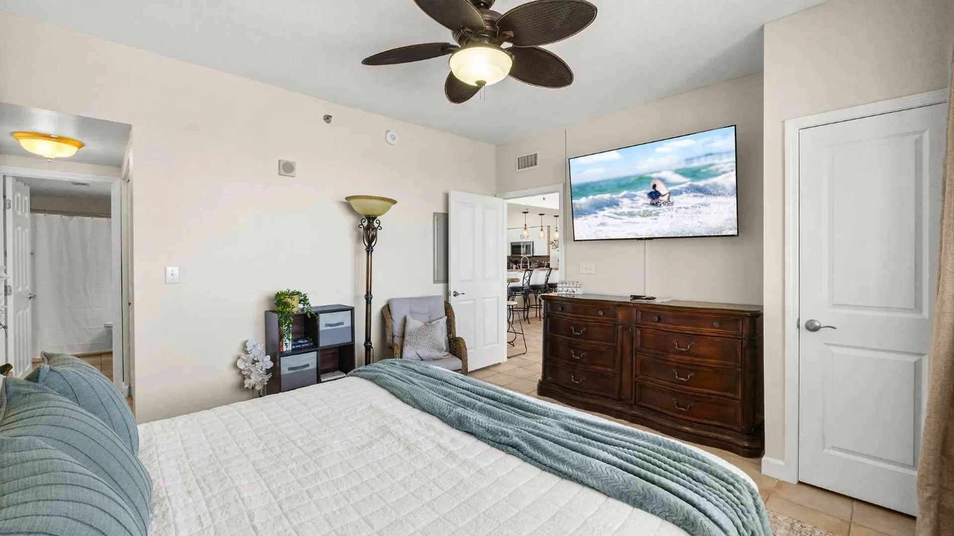 Beachfront Retreat! Spacious Resort Condo With Great Views! By Dolce Vita Getaways Pcb! Panama City Beach