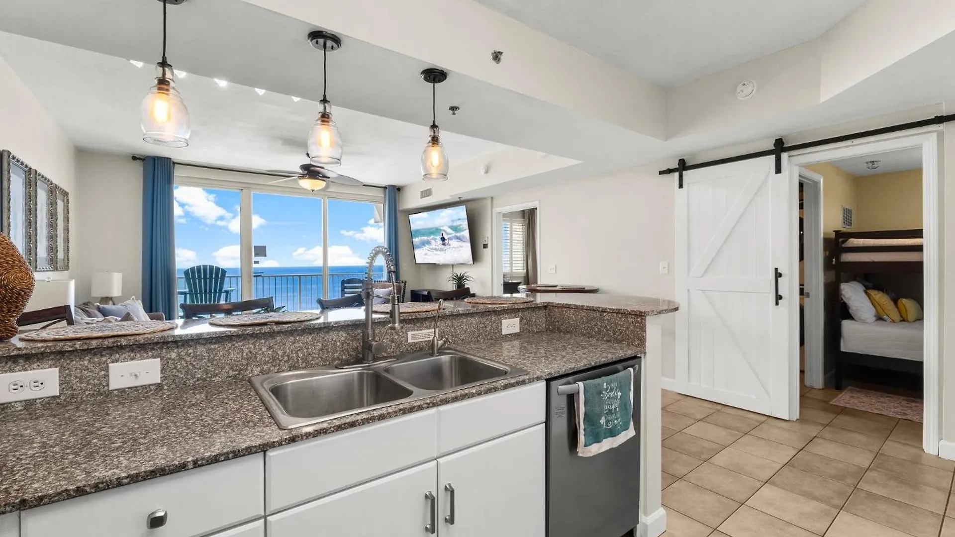 Beachfront Retreat! Spacious Resort Condo With Great Views! By Dolce Vita Getaways Pcb! Panama City Beach Διαμέρισμα
